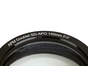 Bild von APM Doublet SD Apo 140 f/7 FPL53 Optik in Fassung