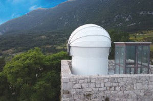 APM Kuppel 2.4 Meter/Basishöhe 1 Meter  (Made in Europa, Clamshell)